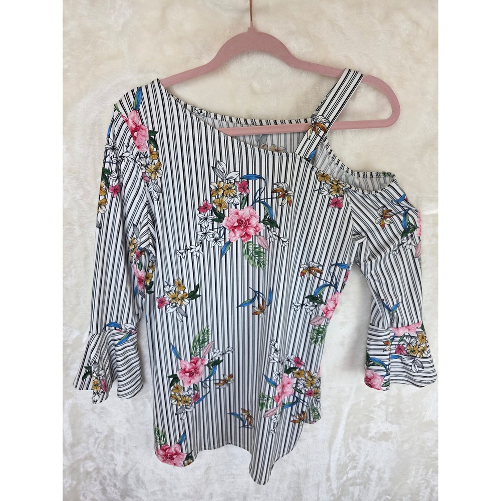 White Birch Floral Striped Cold Shoulder Bell Sleeve Top White Black Medium
